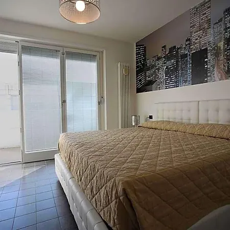 Aparthotel Urban Mobility 4*